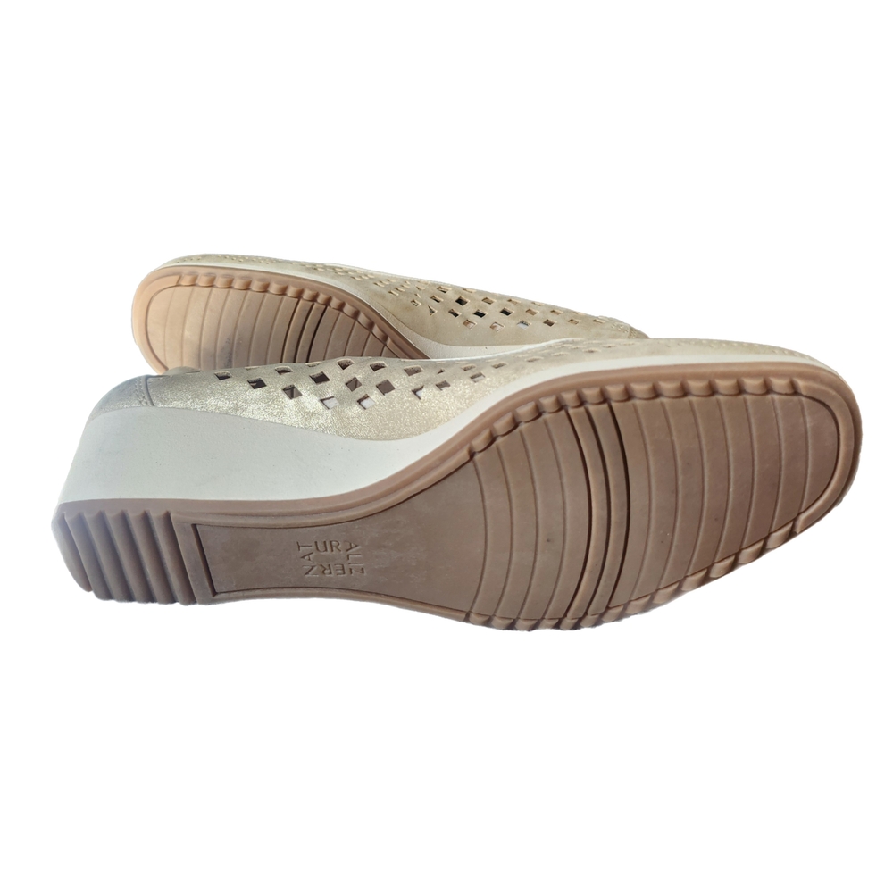 Naturalizer Gold Metallic Comfort Wedge Shoes with Perforated Design @msplf1949 - Picture 5 of 6